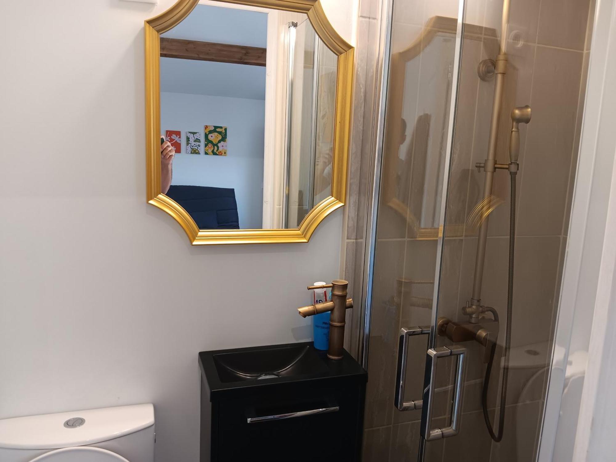 איזין Studio Maisonette מראה חיצוני תמונה