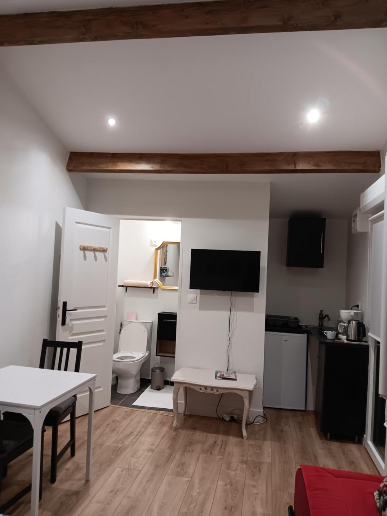 איזין Studio Maisonette מראה חיצוני תמונה